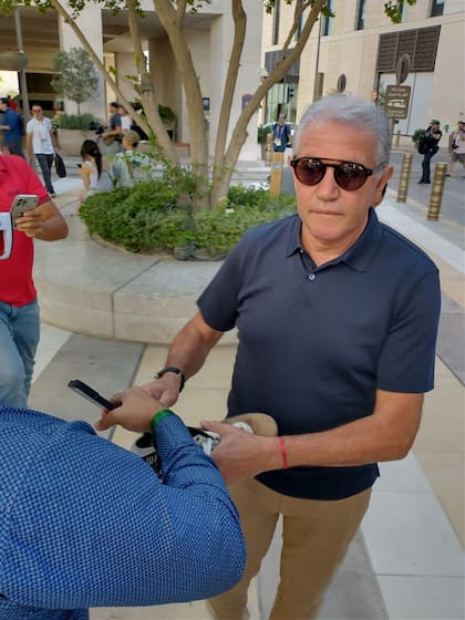 Jorge Burruchaga en el homenaje a Maradona en Qatar.