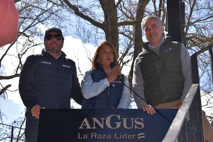 Jorge Cabrales y Patricia Iglesias, directores de Angus, y Christian Angió, de Ledesma