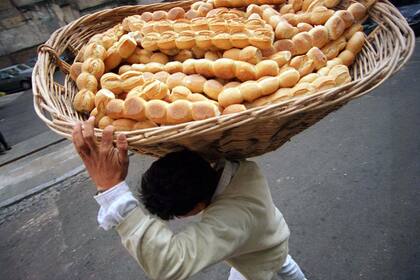 De acuerdo a los panaderos, el precio por el kilo de pan sin el subsidio en la harina se dispararía de $340 a $450