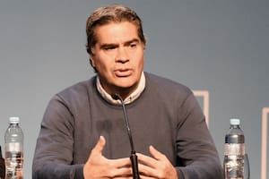 Jorge Capitanich, gobernador de Chaco, fue padrino de la boda de dos dirigentes políticos que están presos por presunto femicidio