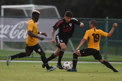 Jorge Carrascal hizo el gol del triunfo (2-1) en el último amistoso de River en los Estados Unidos