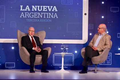 Jorge Fernández Díaz en diálogo con Pablo Sirvén, secretario de Redacción de LA NACION