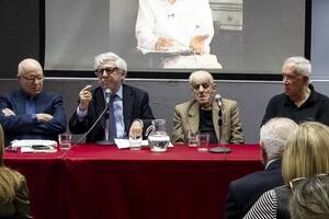 Jorge Fernández Díaz, Marcelo Gioffré, Juan José Sebreli y Carlos Cámpora en la Biblioteca Nacional, el miércoles 23 de octubre
