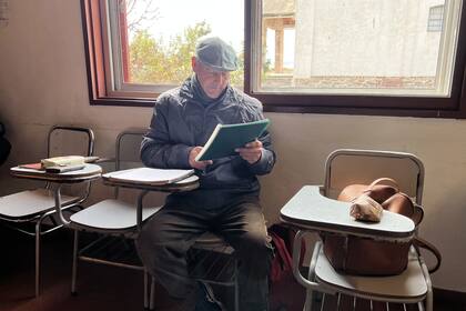 Jorge (foto) y Sonia, los papás de Brenda, están terminando el secundario en la mismas escuelas que su hija