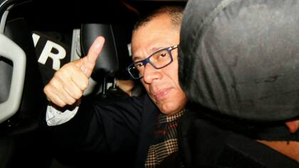 Jorge Glas, detenido bajo cargos de corrupción