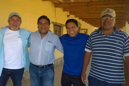 Jorge Gronda junto a parte del equipo de Pueblos Originales: René Calpanchay, Balbin Aguaysol y Clemente Flores