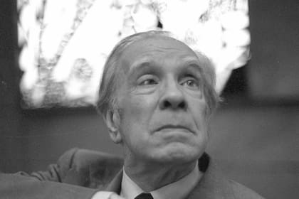 Jorge Luis Borges no especificó en su testamento el lugar donde quería ser enterrado, pero en una carta escrita a máquina enviada a la agencia española EFE dos meses antes de morir había manifestado su deseo de quedarse en Suiza