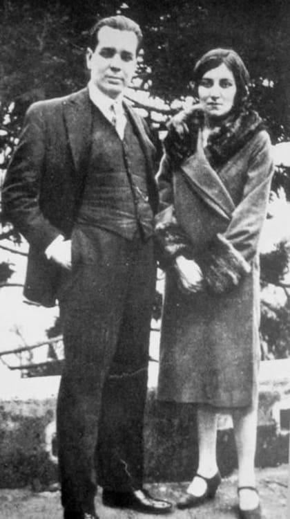 Jorge Luis junto a Leonor Fanny, su amada hermana menor, a quien él rebautizó como Norah