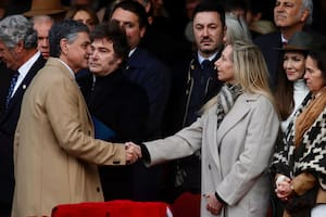 Jorge Macri saluda a Karina Milei