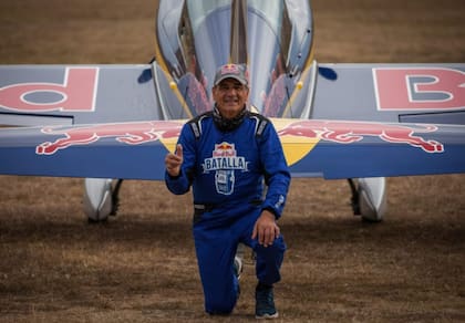 Jorge Malatini: fue piloto comercial, es aeroaplicador y se consagró como uno de los acróbatas aéreos más destacados de América Latina
