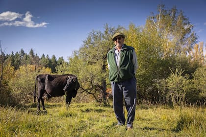 Jorge Martínez, veterinario y dueño de la quesería del pueblo, Altos del Aluminé