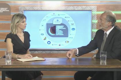 Jorge Neme, secretario de Relaciones Económicas Internacionales, con la periodista Marcela Pagano durante el Congreso Internacional de Coninagro 2020