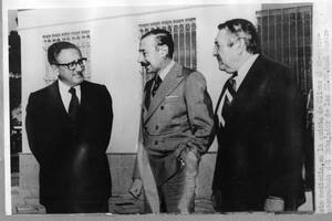Henry Kissinger cumple 100 años: su apoyo a las dictaduras en la región y el primer encuentro con Pinochet