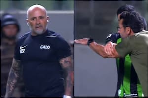 Sampaoli explotó de furia y casi se va a las manos con el técnico rival que lo trató de “enano”