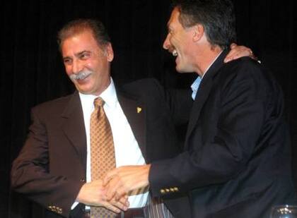 Jorge Sobisch, en una imagen con Mauricio Macri de 2005