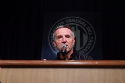 Jorge Sola, al anunciar la movilización tras la reunión del consejo directivo de la CGT