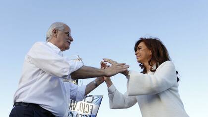 Taiana y Cristina, en un acto durante la campaña electoral del año 2017