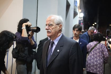 Jorge Taiana en el sepelio de Ginés González García