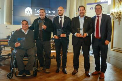 Jorge Triaca, Gerardo Martínez, Ezequiel Jarvis, Iván Sczech y Horacio Bueno, en la Legislatura porteña, donde se expuso sobre el fondo de cese laboral en reemplazo de la indemnización