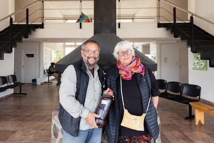 Jorge, un paciente, y su esposa, concurren cada mes al Centro de Salud desde San Martín de los Andes para recibir tratamiento del machi