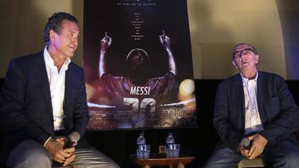 Jorge Valdano y Jaume Roures, durante la presentación de la película de Messi