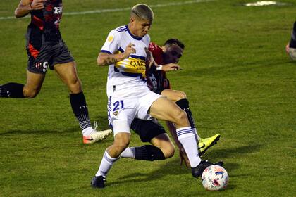 Jorman Campuzano, en una acción del partido entre Patronato y Boca
