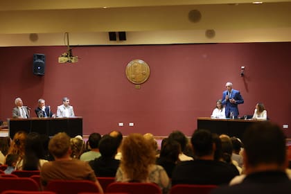 Jornadas Borges en San Rafael, con Ramón Blecua, Omar Félix, Gustavo Zonana, Nesrin Karavar, Giorgio Alliata di Montereale y Victoria Kodama