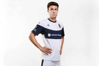 José Antonio Paradela, con la camiseta de Gimnasia; consolidado en primera con Diego Maradona como entrenador, ahora jugará en River y será dirigido por Marcelo Gallardo.