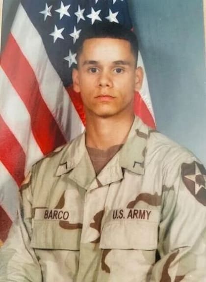 José Barco fue condecorado con el Corazón Púrpura por haber salvado a dos soldados en un acto heróico