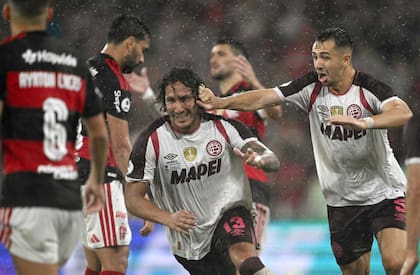José Canale convirtió el segundo gol de Lanús ante Flamengo; el paraguayo fue una de las figuras en el Maracaná