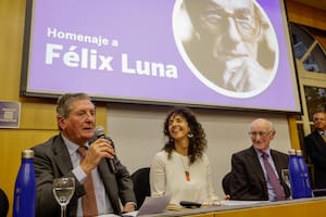 Homenaje a Félix Luna con una clase magistral de Historia