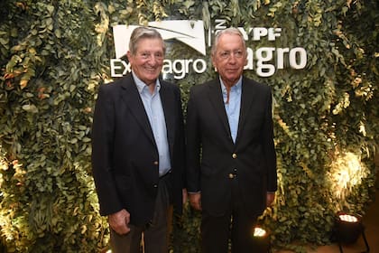 José Claudio Escribano, miembro del directorio de LA NACION, y Daniel Funes de Rioja, presidente de la Unión Industrial Argentina (UIA)