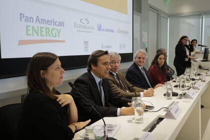 José Del Rio dio la bienvenida a los ingresantes de la Maestría y despidió a los graduados 2023