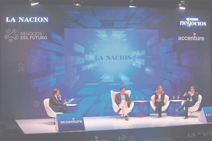 José Del Rio (LA NACION), junto a Diego Luzuriaga (ITBA) , Mariela Mociulsky (Trendsity) y Federico Di Benedetto (GCBA)