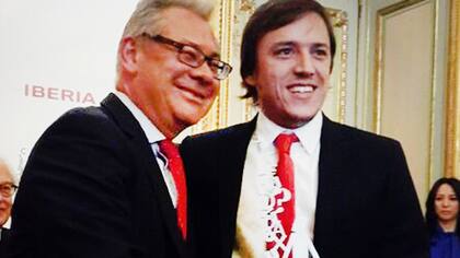 José del Río recibe el premio a Comunidad de Negocios