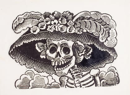 La Catrina fue un personaje creado por José Guadalupe Posada en 1912 para hacerle burla a la aristocracia mexicana que renegaba sus raíces indígenas