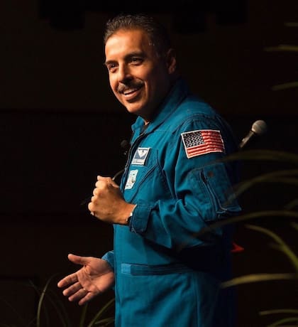 José Hernández tiene cinco hijos, uno de ellos sigue sus pasos en la ingeniería espacial