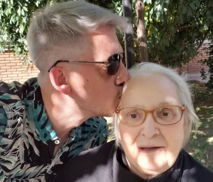 José Ignacio Bergoglio y su madre, María Elena