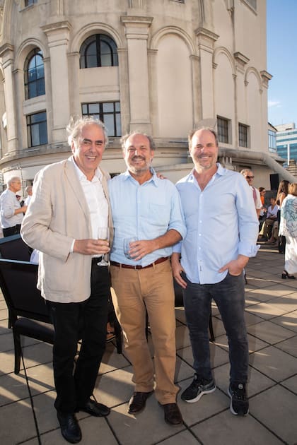 José Ignacio Miguens, Juan González Calderón y Guillermo Barzi, en plena charla.