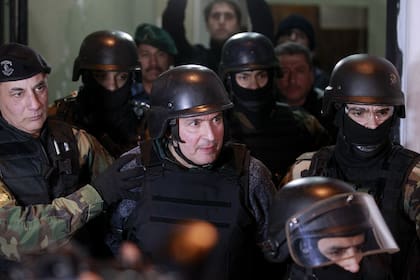 José López, exsecretario de Obras Pública del kirchnerismo, cuando fue detenido, hace diez años