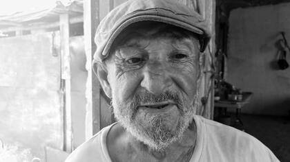 José luego de que un vecino le prestará su baño para asearse y alguien le cortara el pelo