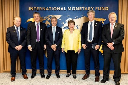 José Luis Daza, Luis Caputo, Kristalina Georgieva, Santiago Bausili y Vladimir Werning