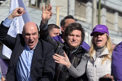 José Luis Espert, con Javier y Karina Milei, cuando todavía era el primer candidato a diputado de LLA por la provincia de Buenos Aires