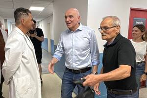 José Luis Espert, durante una visita al Hospital Enrique Erill