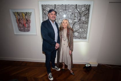 José Luis Zacarías Otiñano y Roxana Punta Alvarez en este cocktail y muestra privada para coleccionistas y amantes del arte.