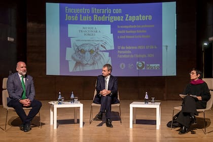 José Manuel Lucía Megías, José Luis Rodríguez Zapatero y Marifé Santiago Bolaños en la presentación del libro del ex mandatario, en Madrid.