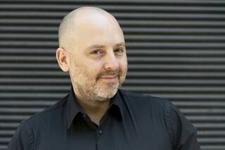 "Hago teatro porque la vida no me alcanza"