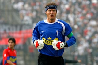 Mil vidas: se crió sin padres, fue campeón con River y se reinventó en Chile