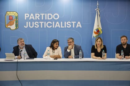 José Mayans y Germán Martínez, los jefes de los bloques legislativos del PJ, en una reunión partidaria