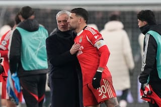 El sentido mensaje de Mourinho sobre Otamendi y su posible desembarco en River
